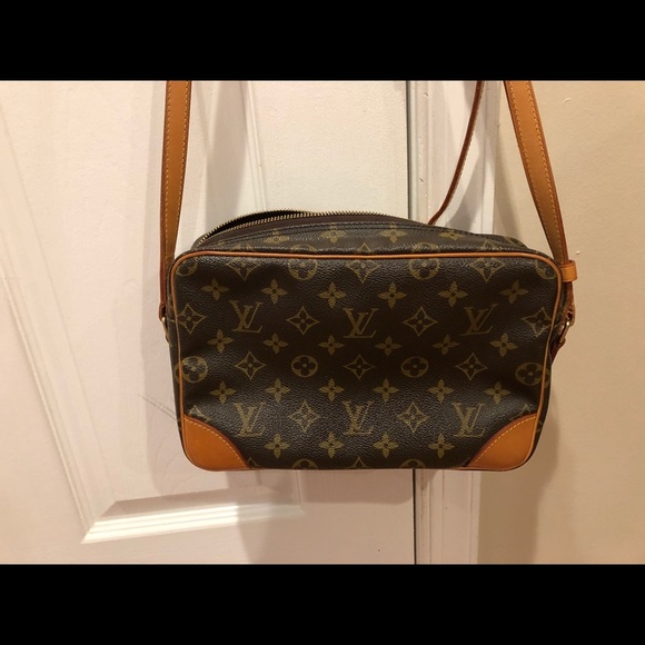 Louis Vuitton authentic Trocadero crossbody - Picture 3 of 8
